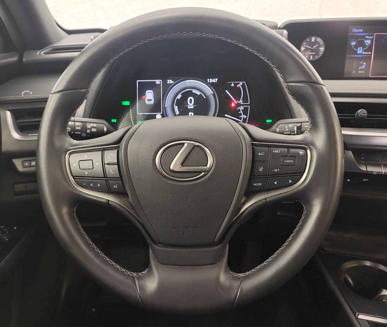 Foto Lexus UX 13