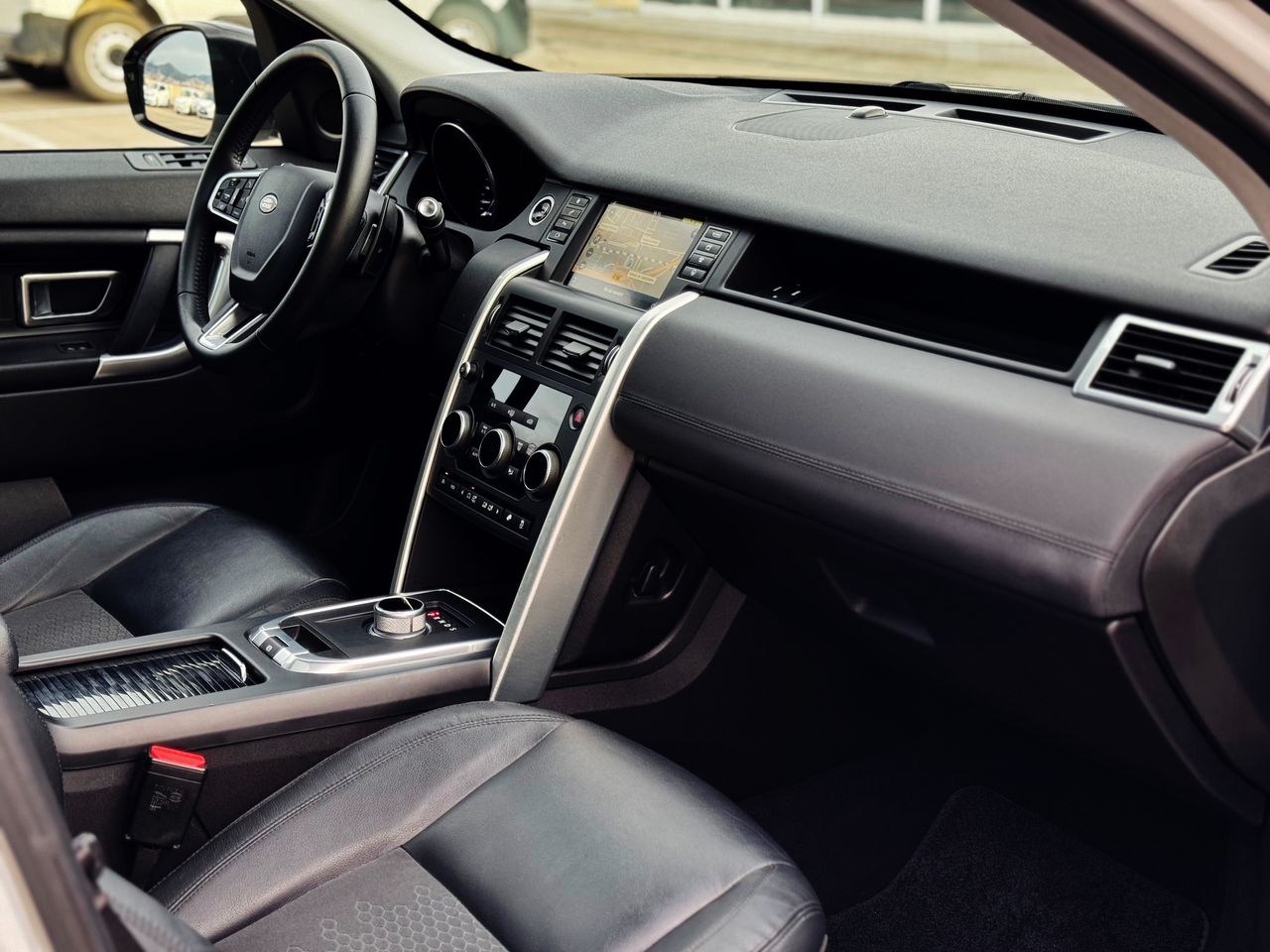 Foto Land-Rover Discovery Sport 32