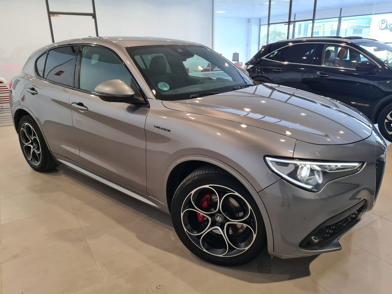 Foto Alfa Romeo Stelvio 2