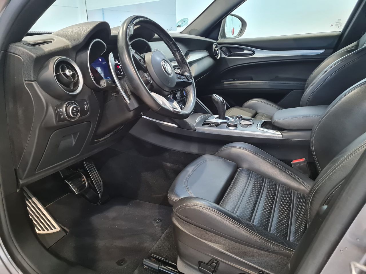 Foto Alfa Romeo Stelvio 8