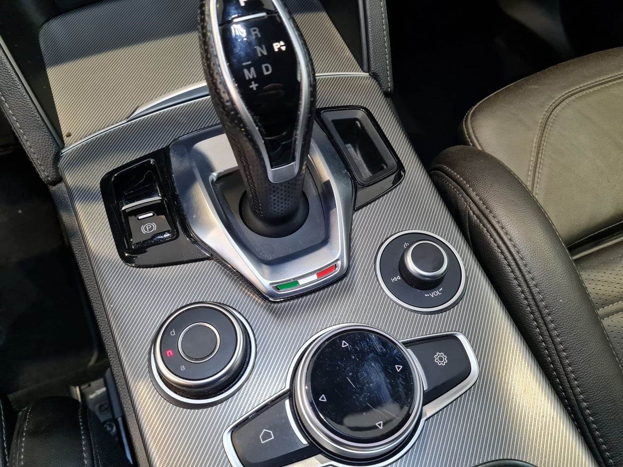 Foto Alfa Romeo Stelvio 11