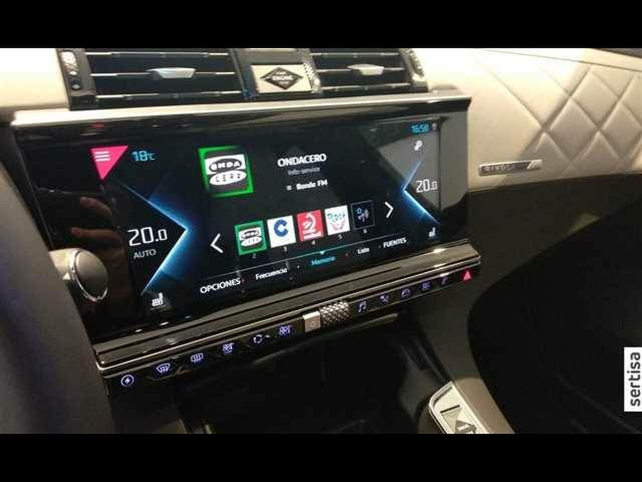 Foto DS Automobiles DS 7 7