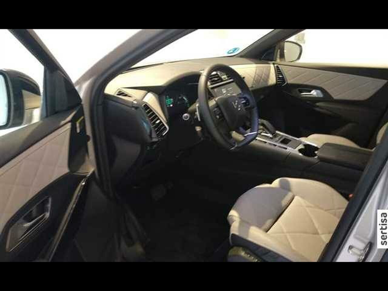 Foto DS Automobiles DS 7 9