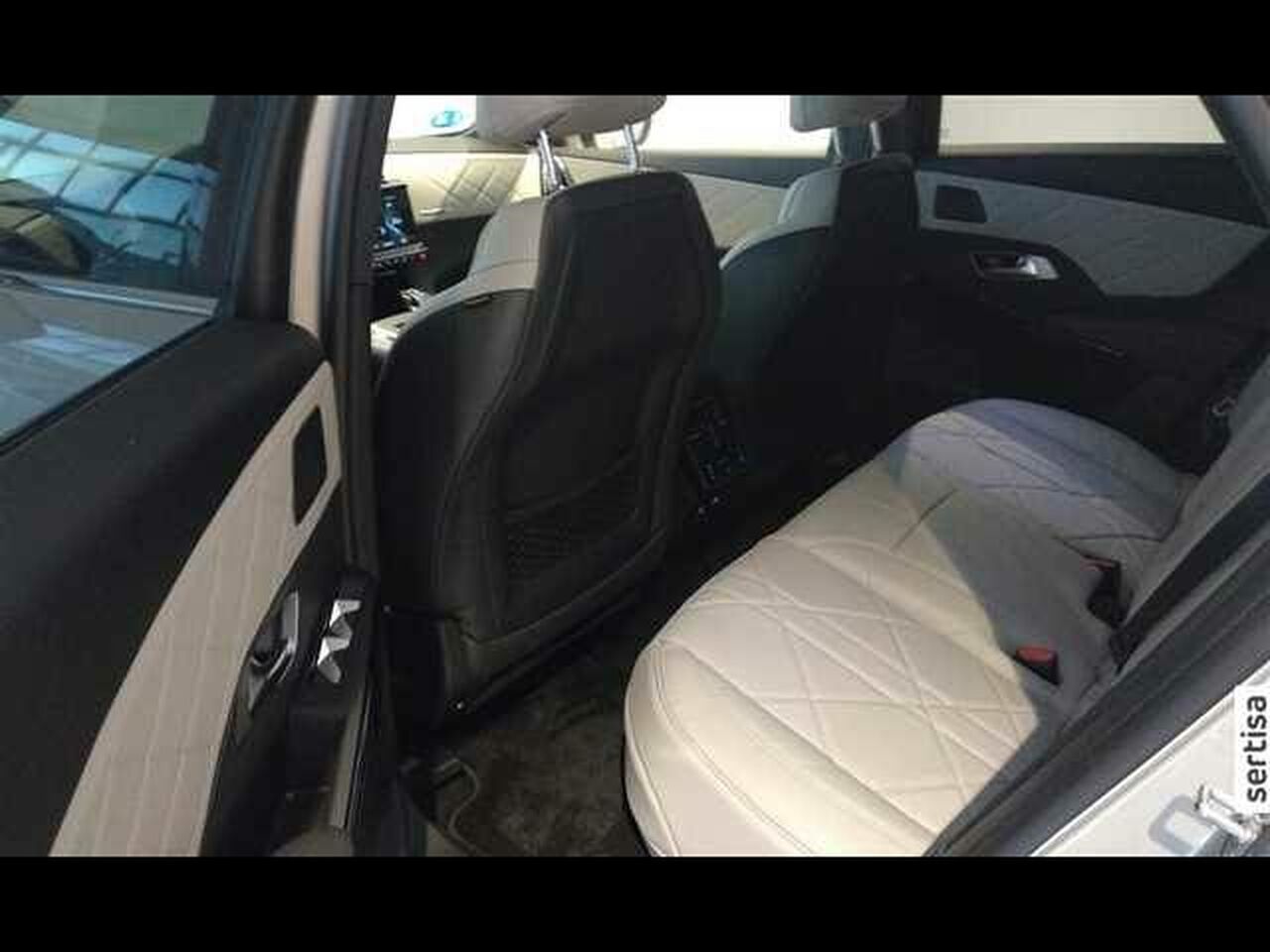 Foto DS Automobiles DS 7 10