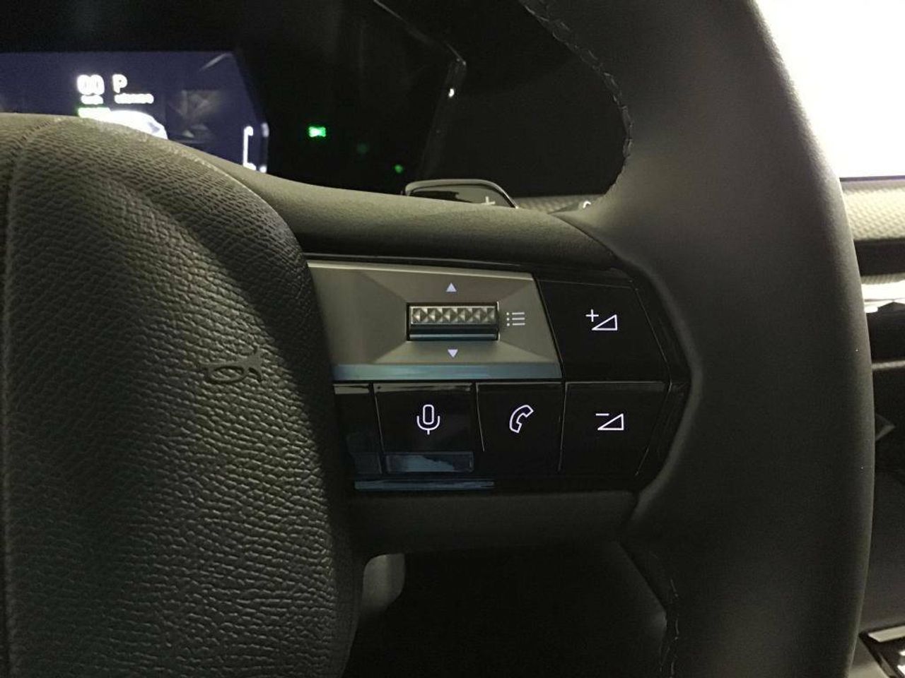 Foto DS Automobiles DS 4 10