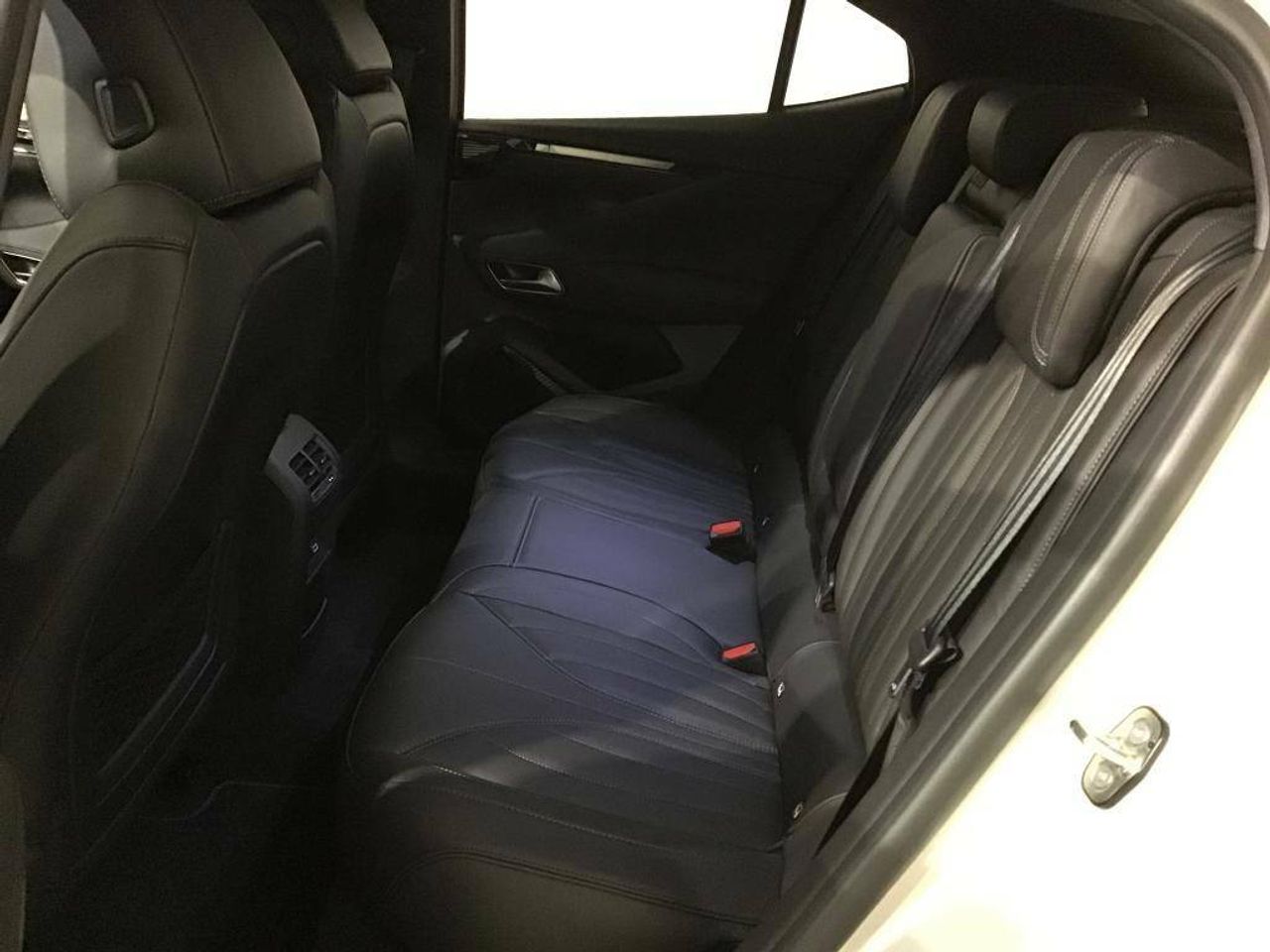 Foto DS Automobiles DS 4 13