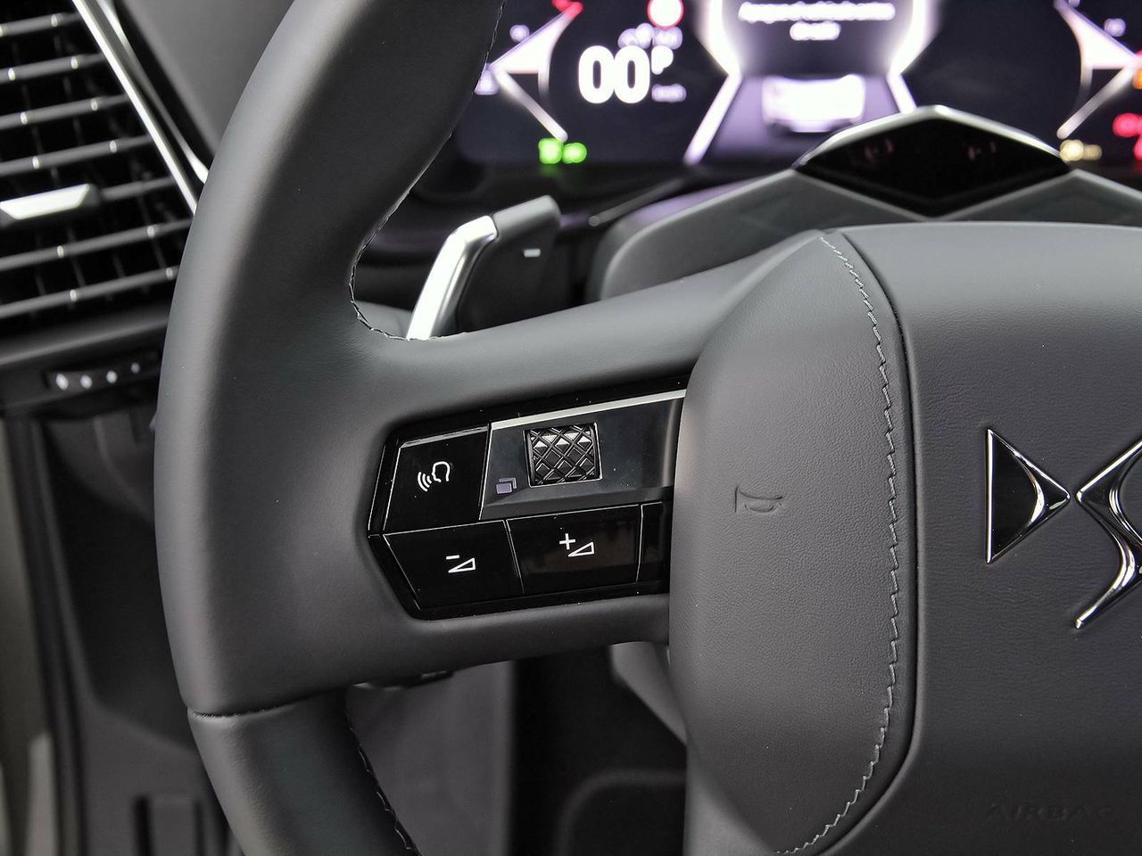 Foto DS Automobiles DS 7 24