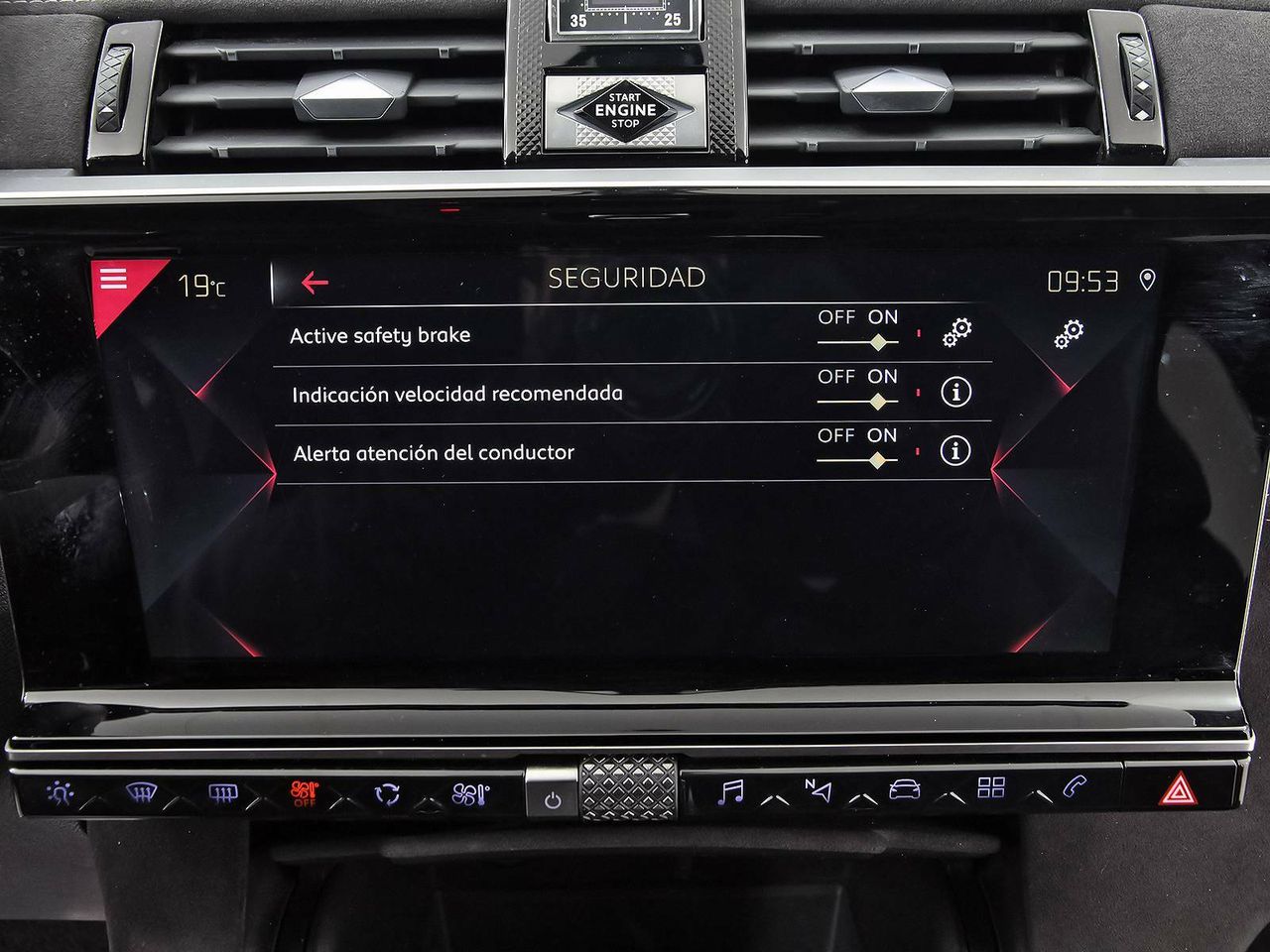 Foto DS Automobiles DS 7 28