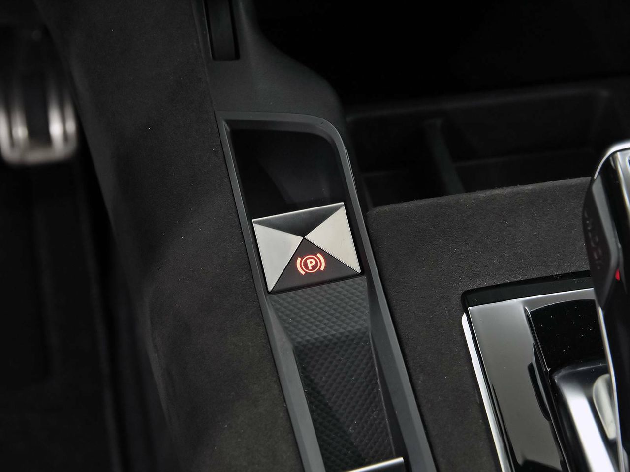 Foto DS Automobiles DS 7 30