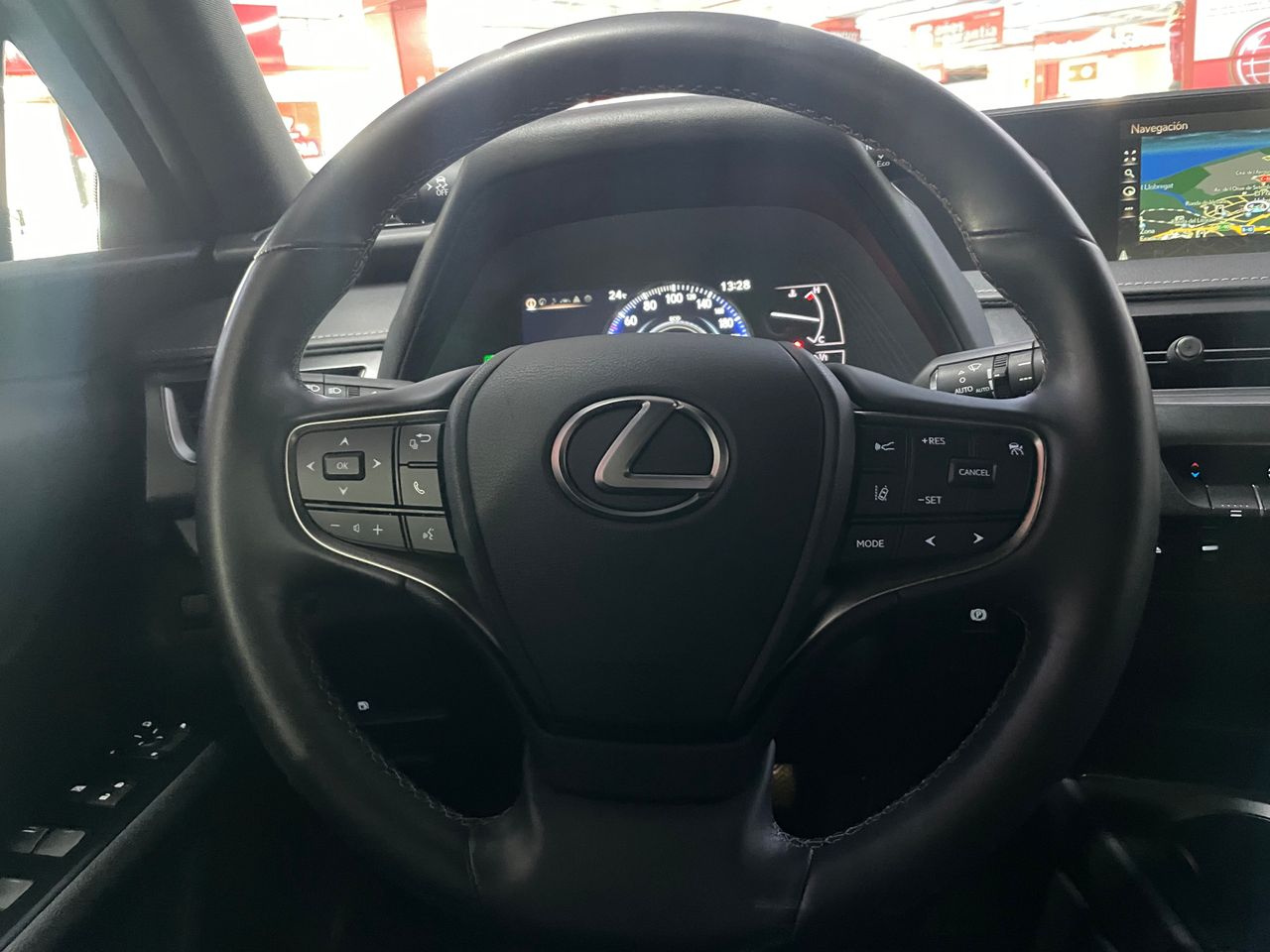 Foto Lexus UX 12