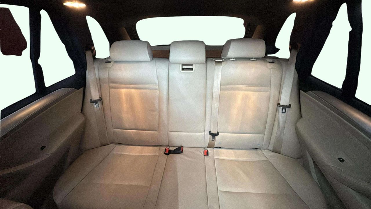 Foto BMW X5 8