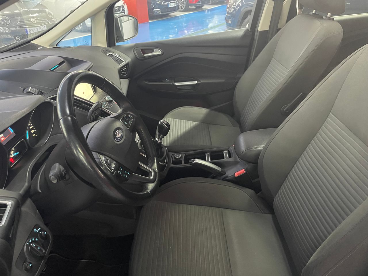 Foto Ford Grand C-MAX 8