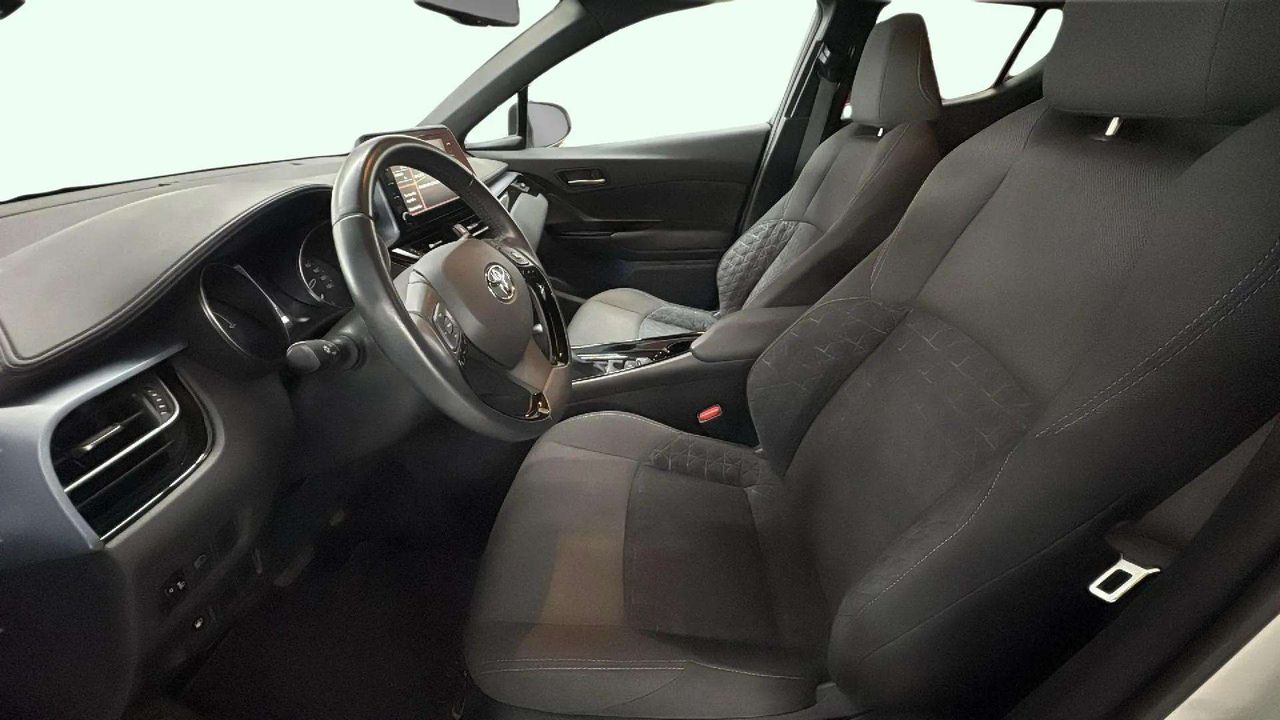 Foto Toyota C-HR 8