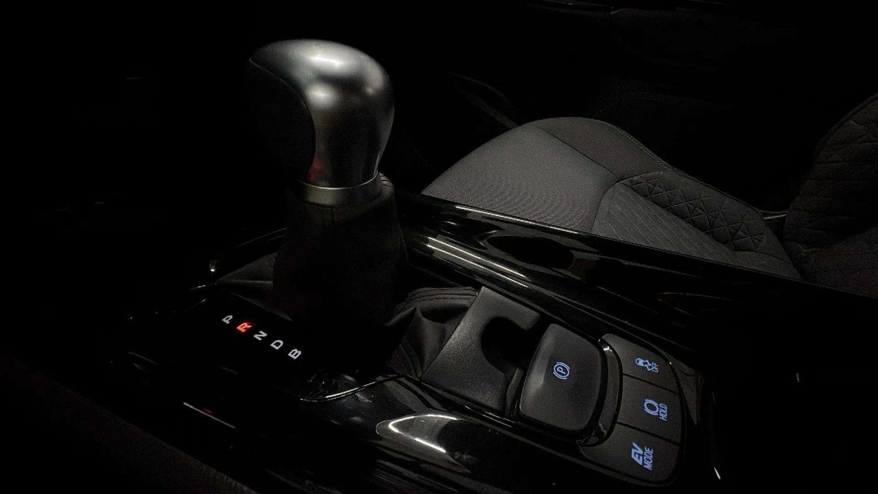 Foto Toyota C-HR 16