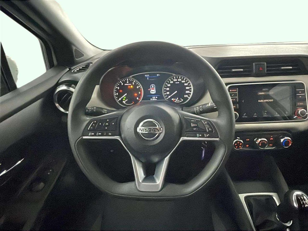 Foto Nissan Micra 12