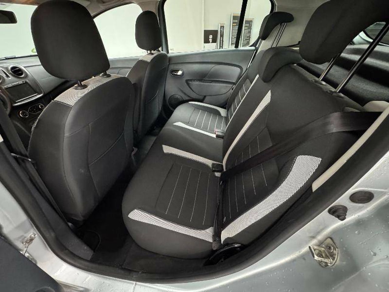 Foto Dacia Sandero 10