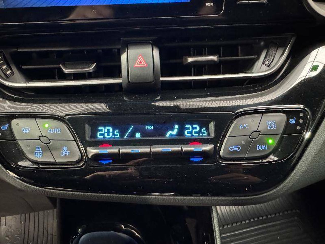 Foto Toyota C-HR 20