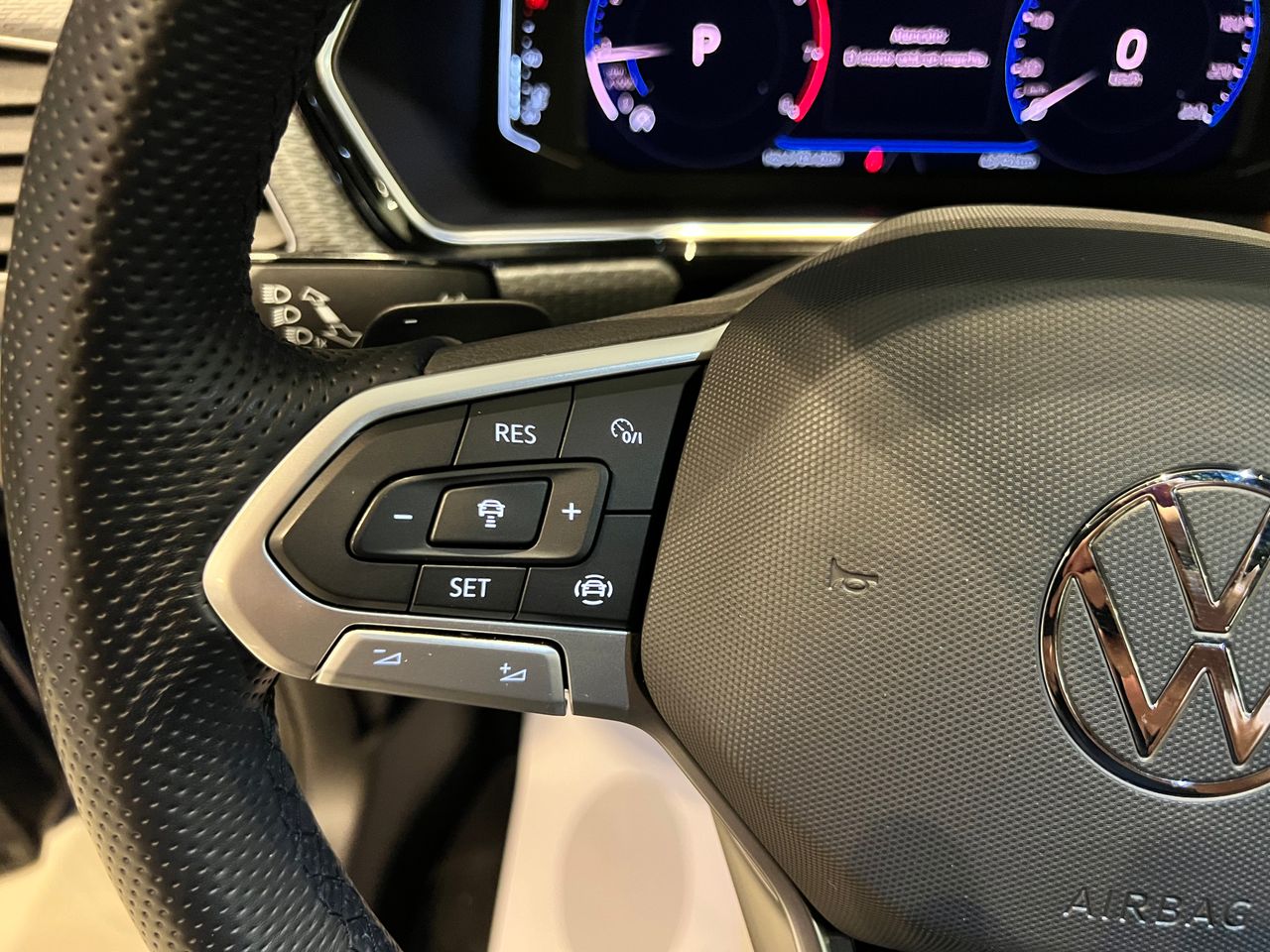Foto Volkswagen T-Cross 17