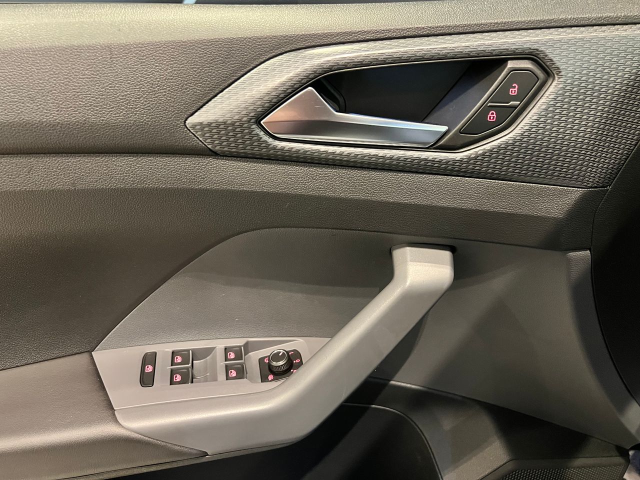 Foto Volkswagen T-Cross 18