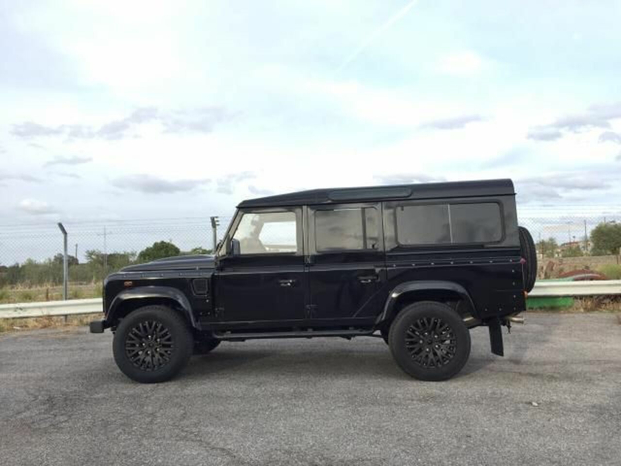 Foto Land-Rover Defender 6