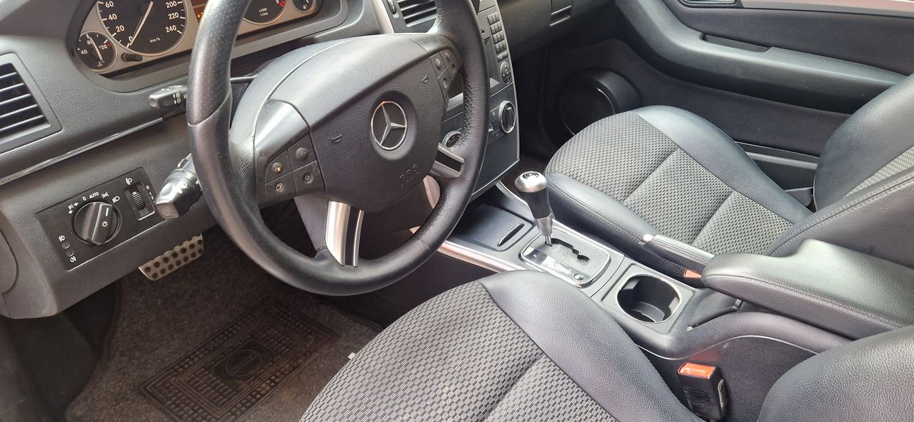 Foto Mercedes-Benz Clase B 8