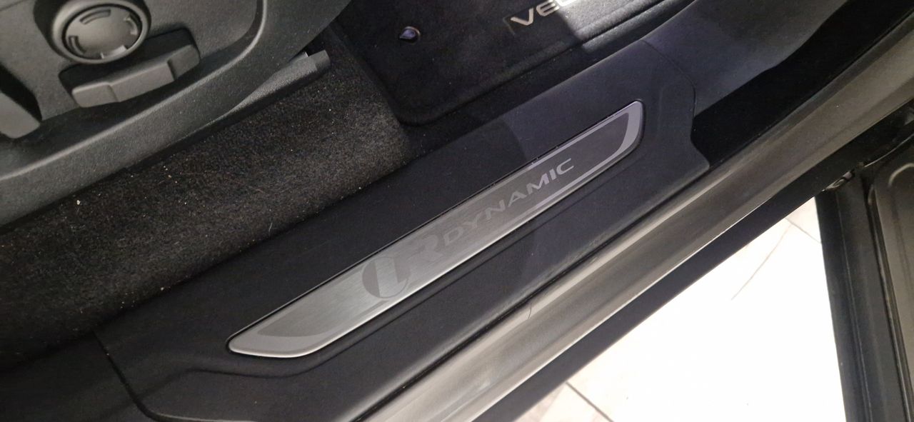 Foto Land-Rover Range Rover Velar 15