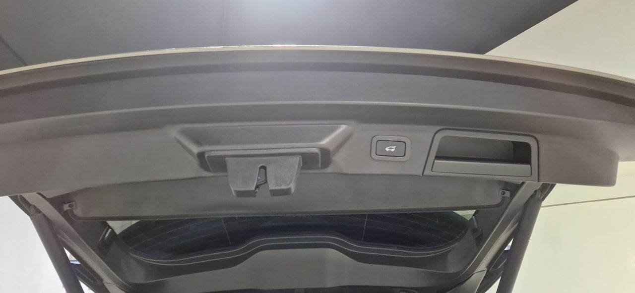 Foto Land-Rover Range Rover Velar 37
