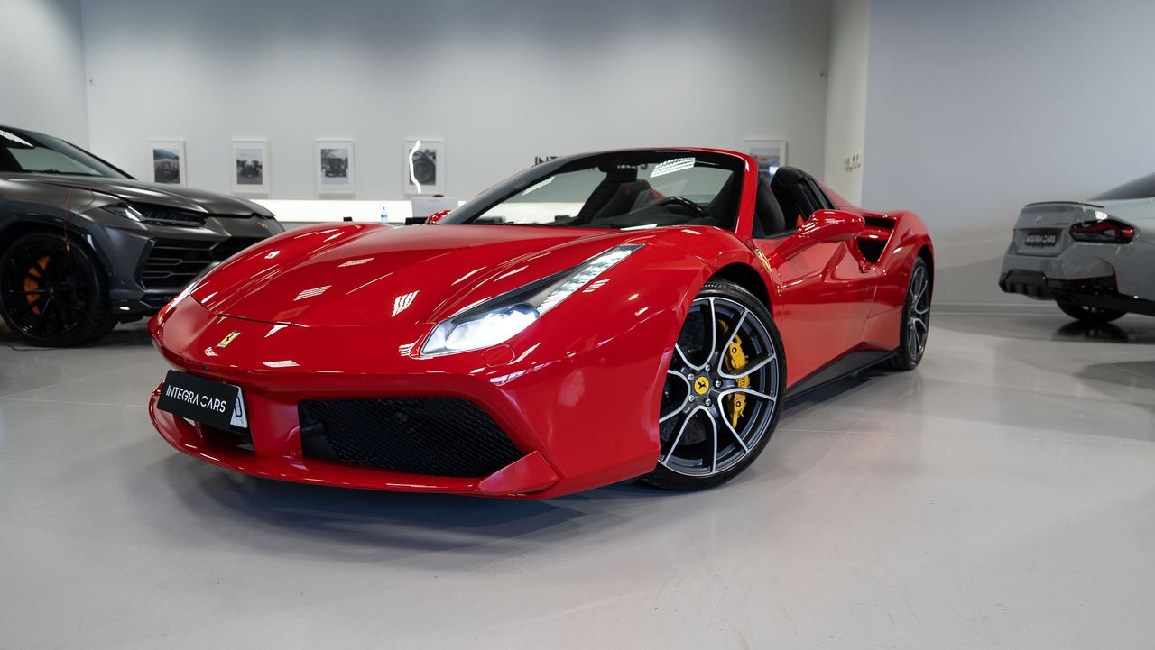 Foto Ferrari 488 1