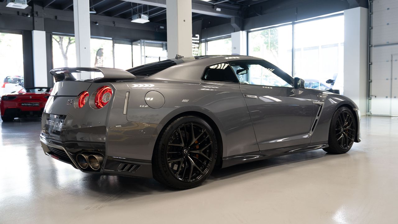 Foto Nissan GT-R 6