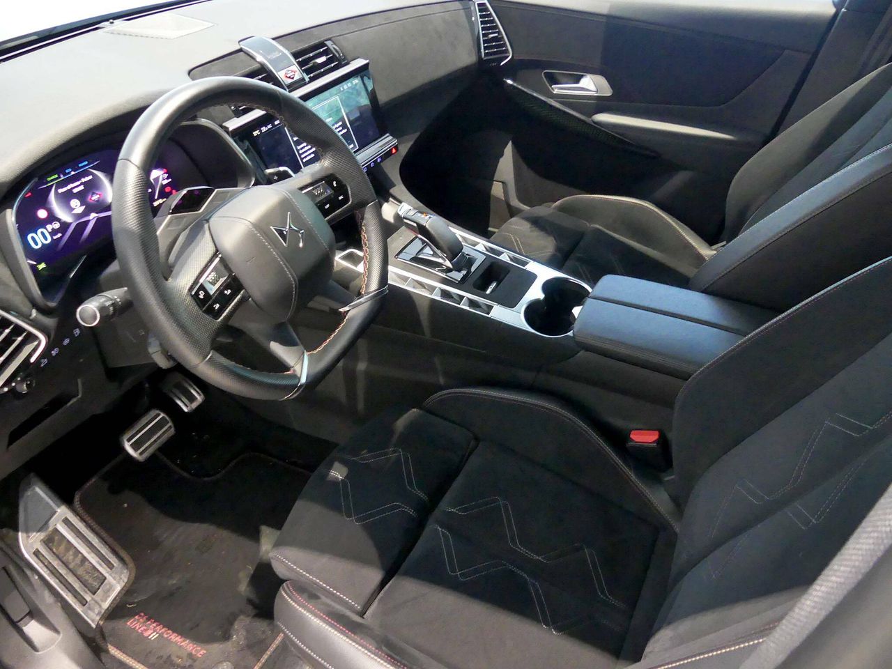 Foto DS Automobiles DS 7 10