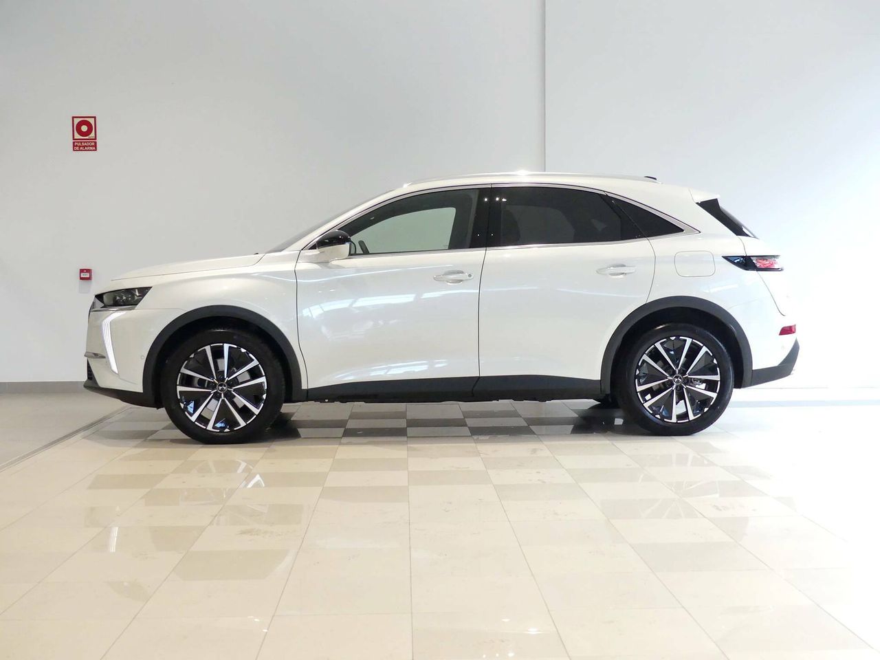 Foto DS Automobiles DS 7 6