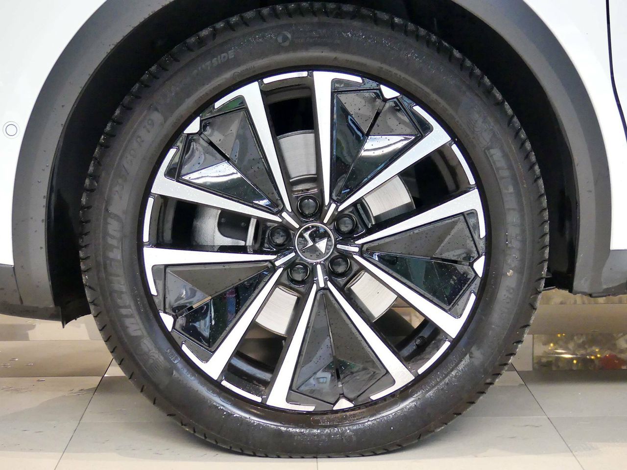 Foto DS Automobiles DS 7 9