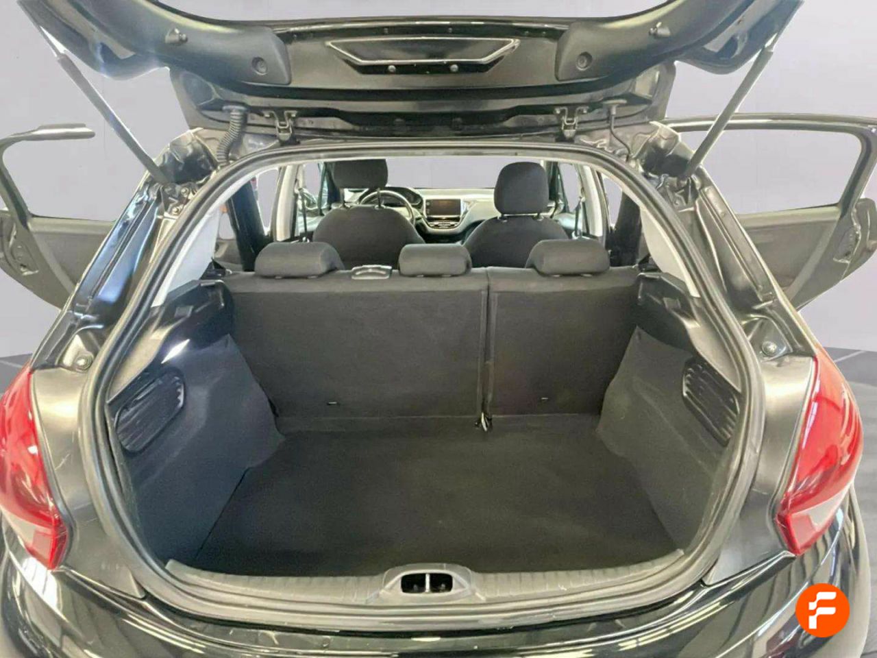 Foto Peugeot 208 12