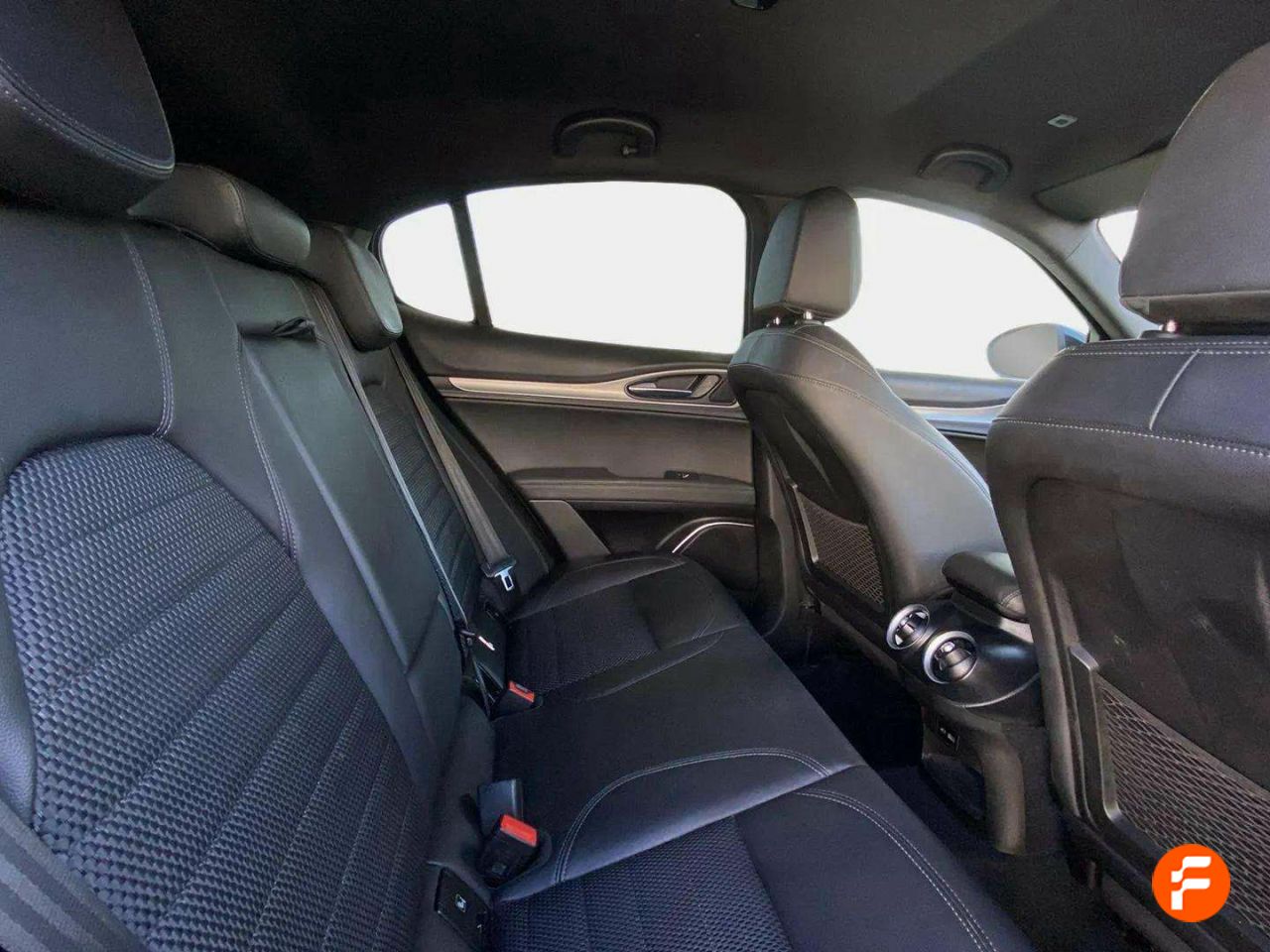 Foto Alfa Romeo Stelvio 14