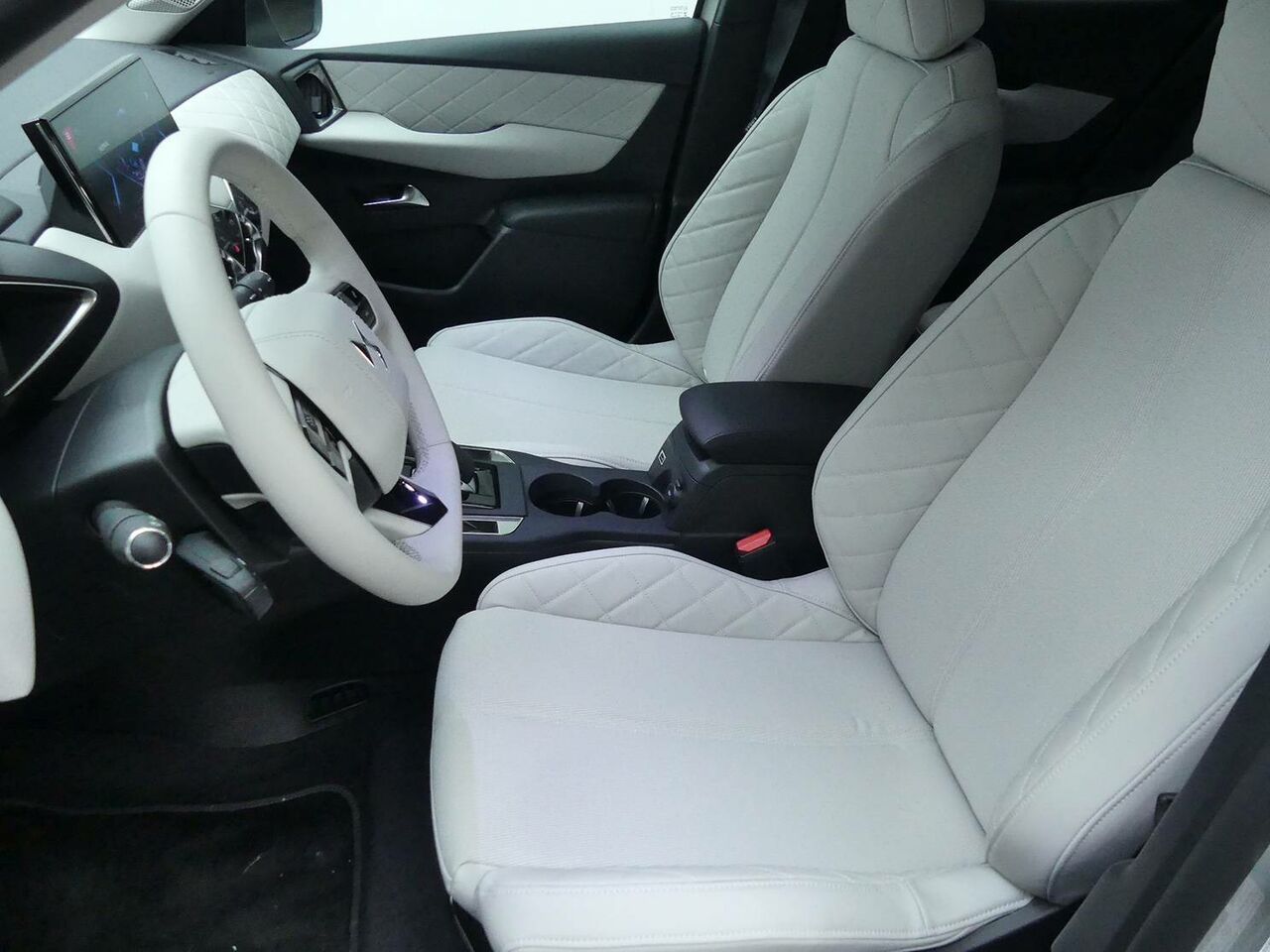 Foto DS Automobiles DS 3 16