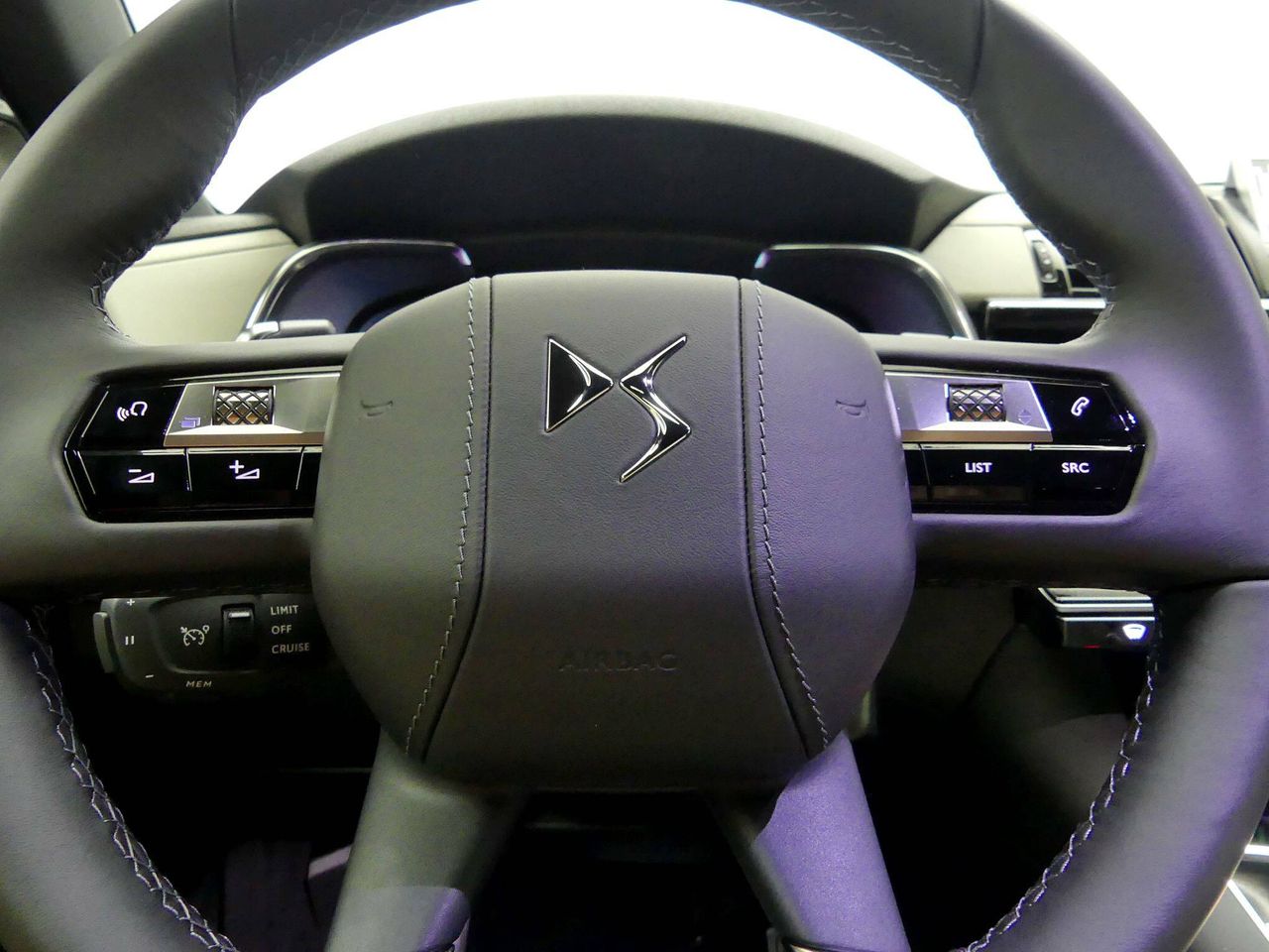 Foto DS Automobiles DS 7 18