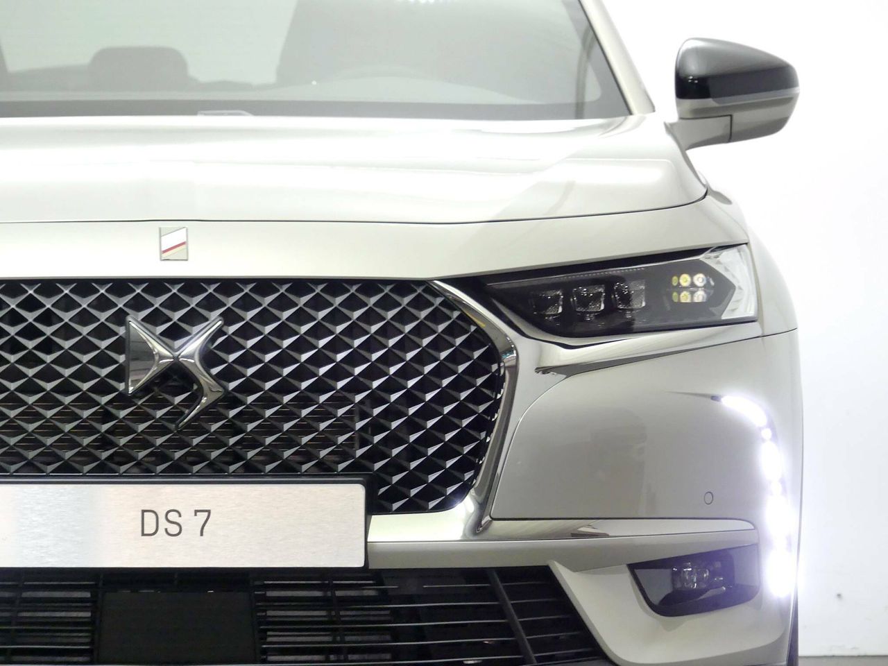 Foto DS Automobiles DS 7 11