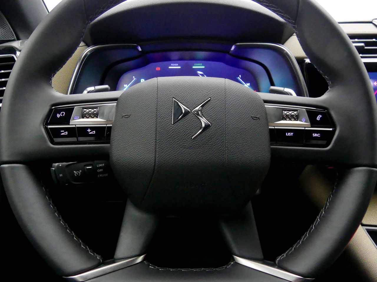 Foto DS Automobiles DS 7 18
