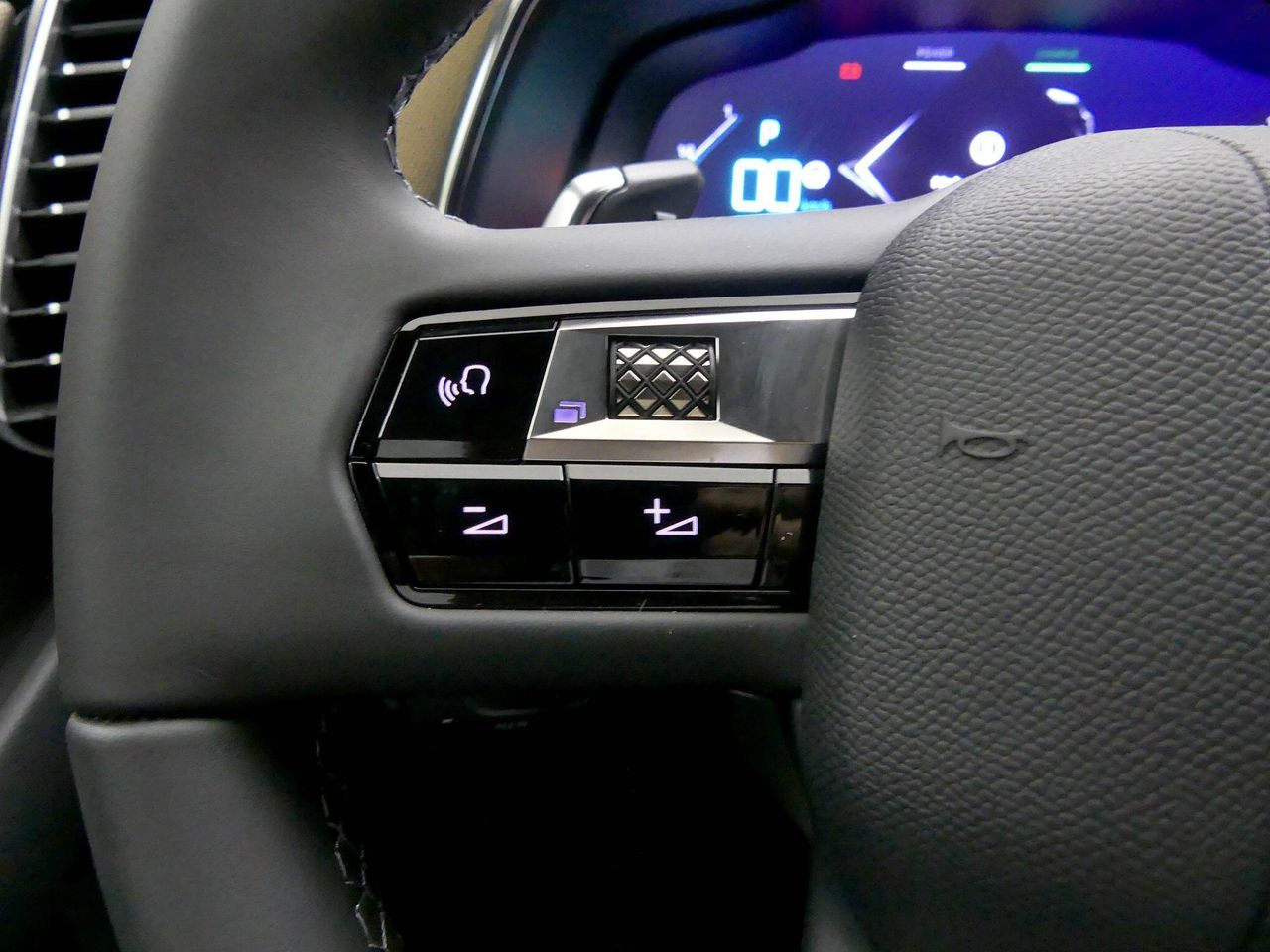 Foto DS Automobiles DS 7 19