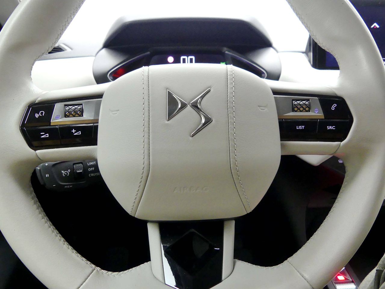Foto DS Automobiles DS 3 9
