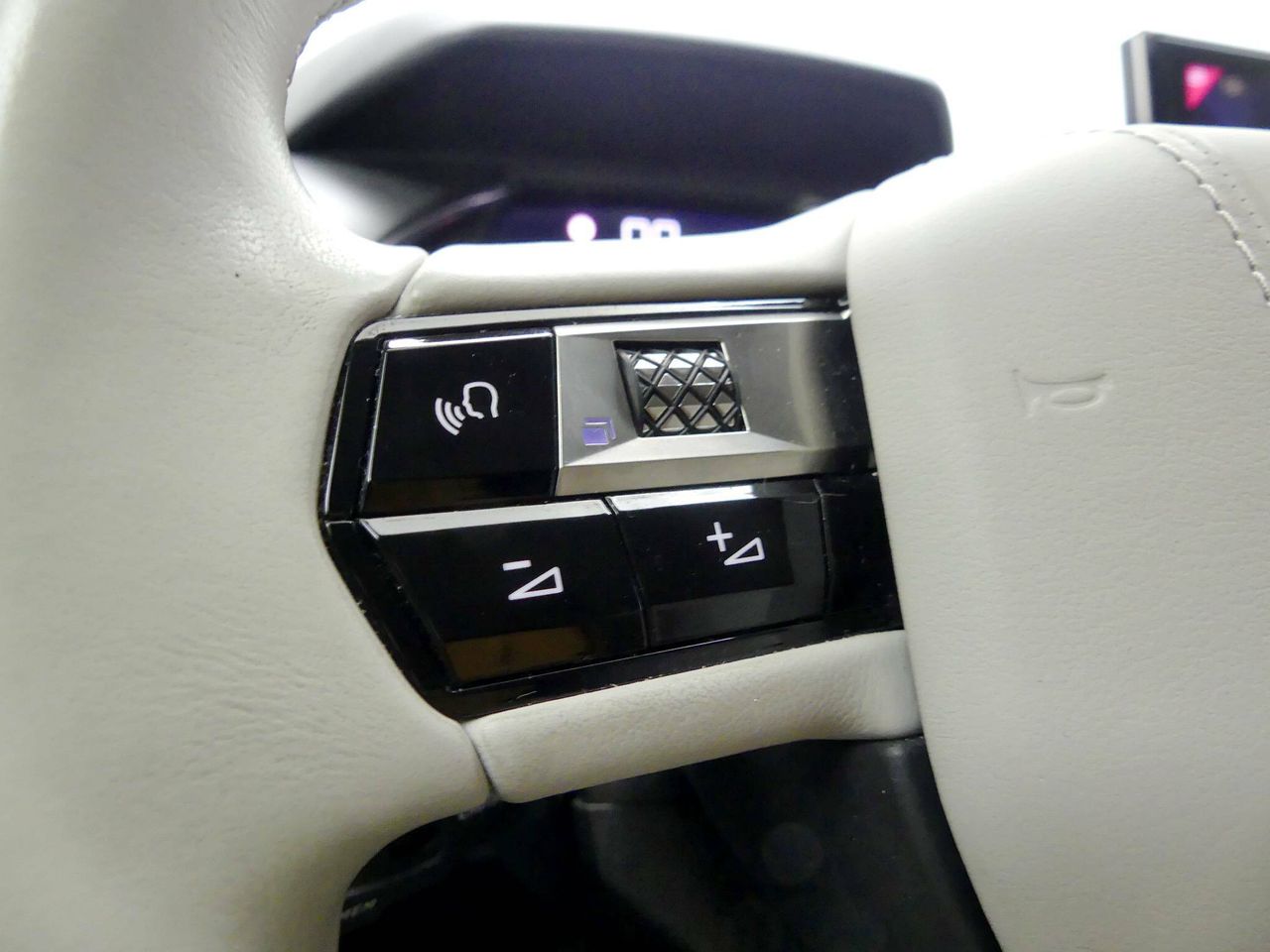 Foto DS Automobiles DS 3 10