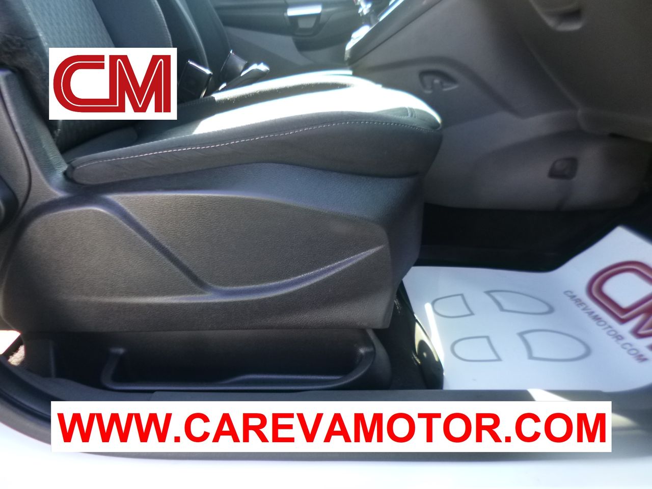 Foto Ford Tourneo Connect 23