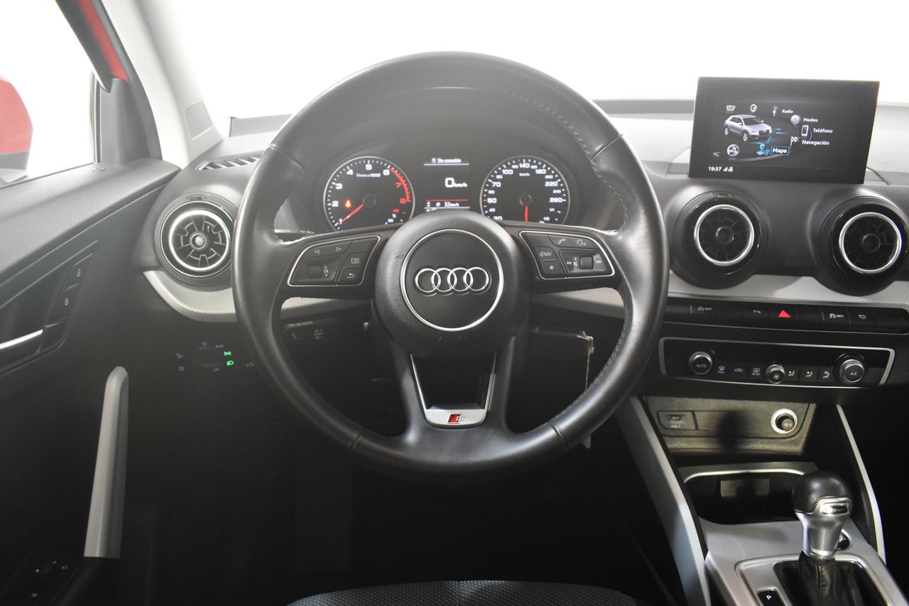 Foto Audi Q2 13