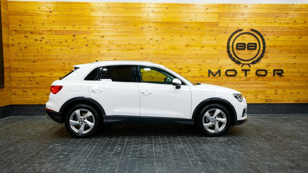Foto Audi Q3 8