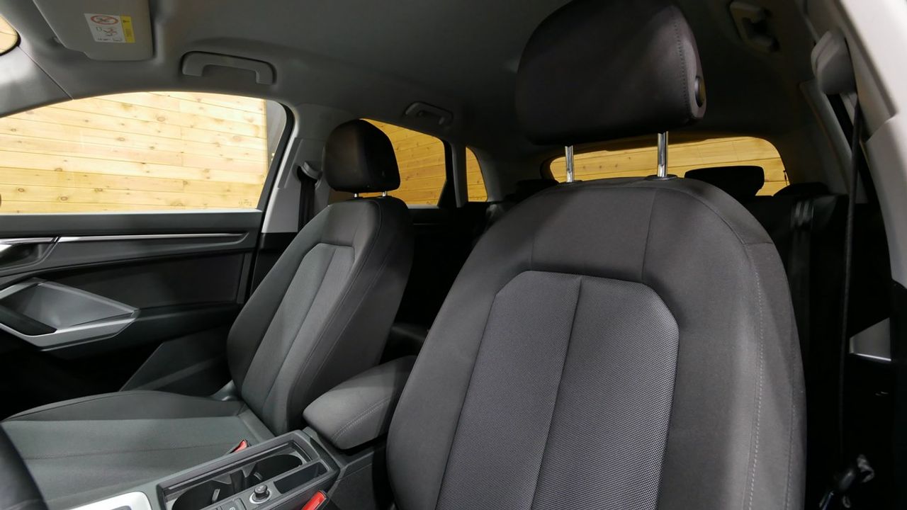 Foto Audi Q3 21
