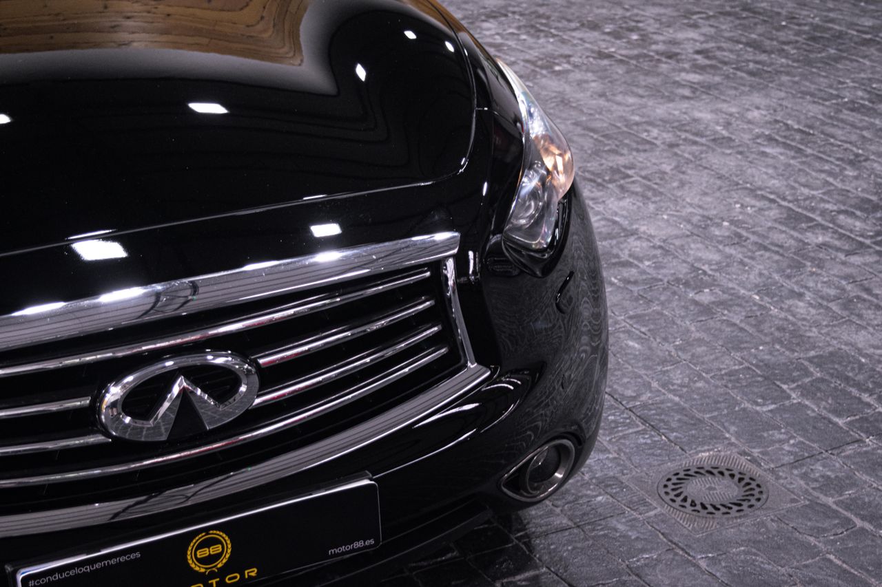 Foto Infiniti QX70 11