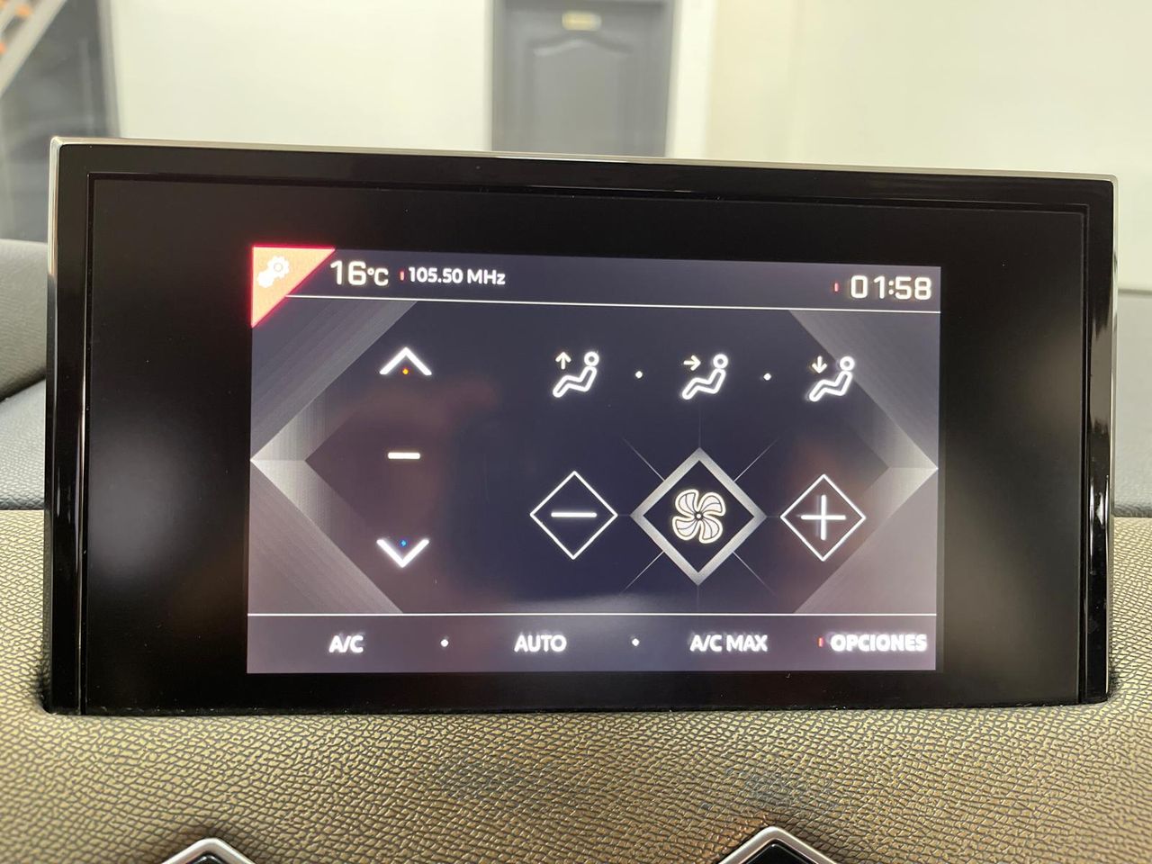 Foto DS Automobiles DS 3 10