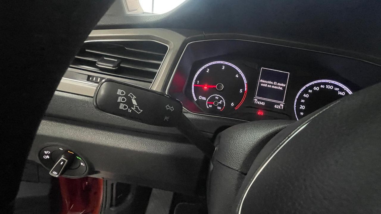 Foto Volkswagen T-Roc 21