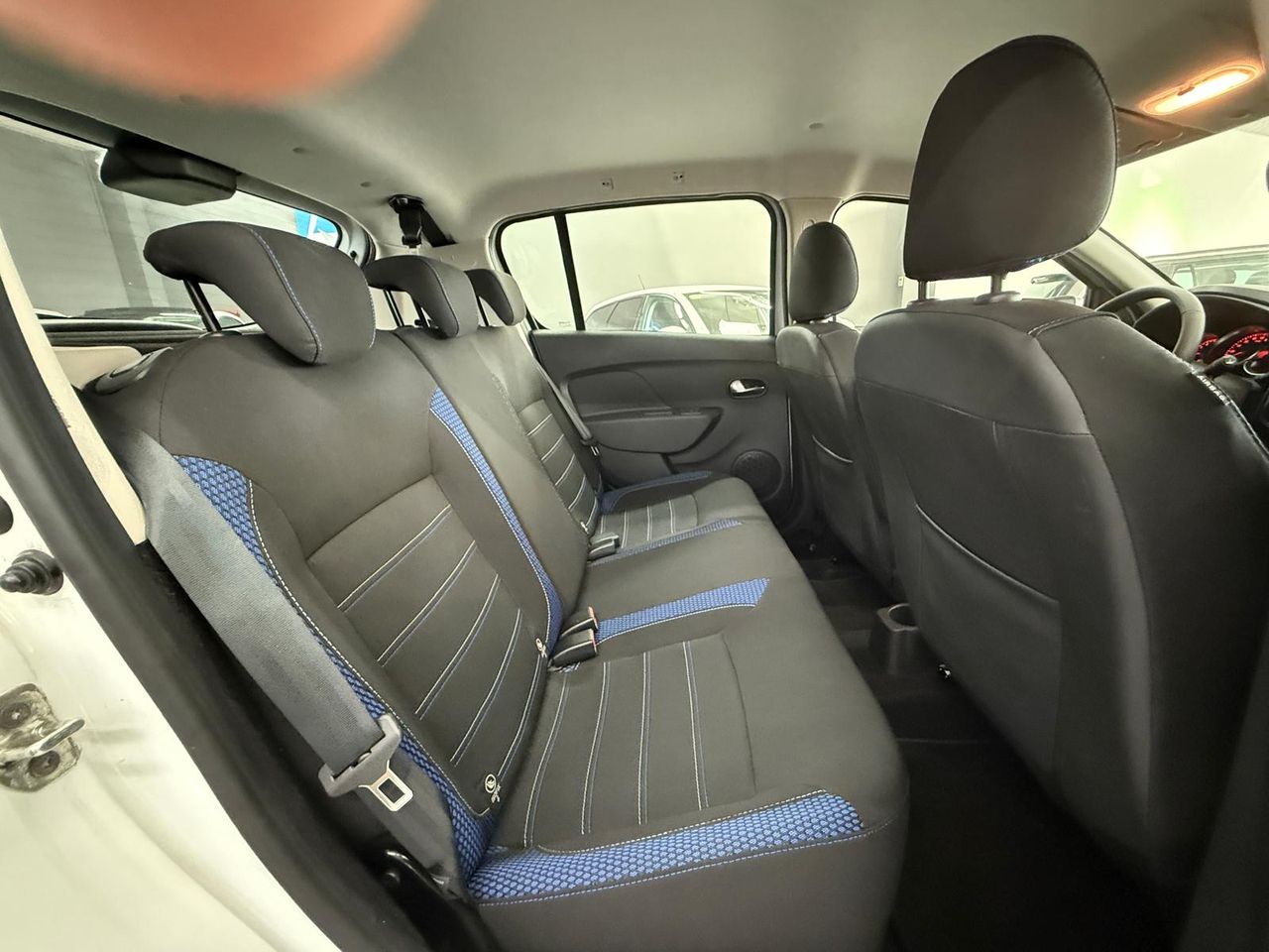 Foto Dacia Sandero 10