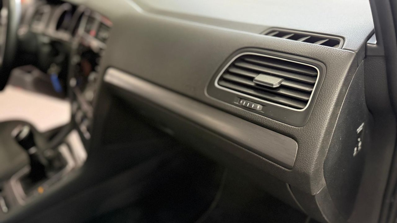 Foto Volkswagen Golf 8